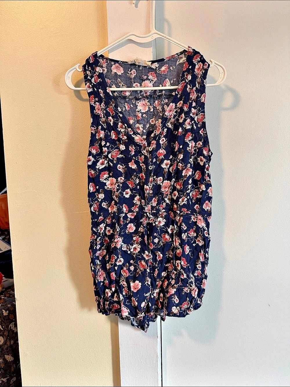 Sweet Wanderer Floral Romper in Blue & Pink Size Large Like New